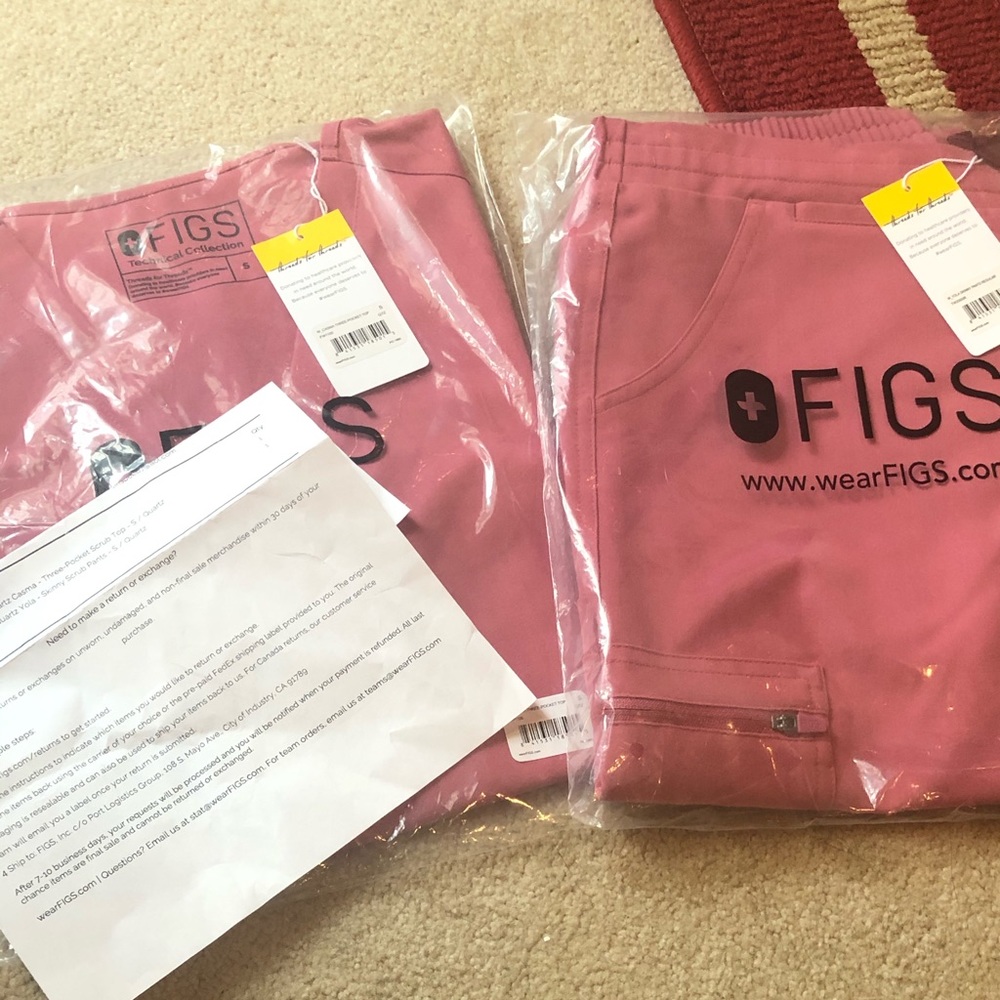 New and unopened FIGS. Quartz colored size small.